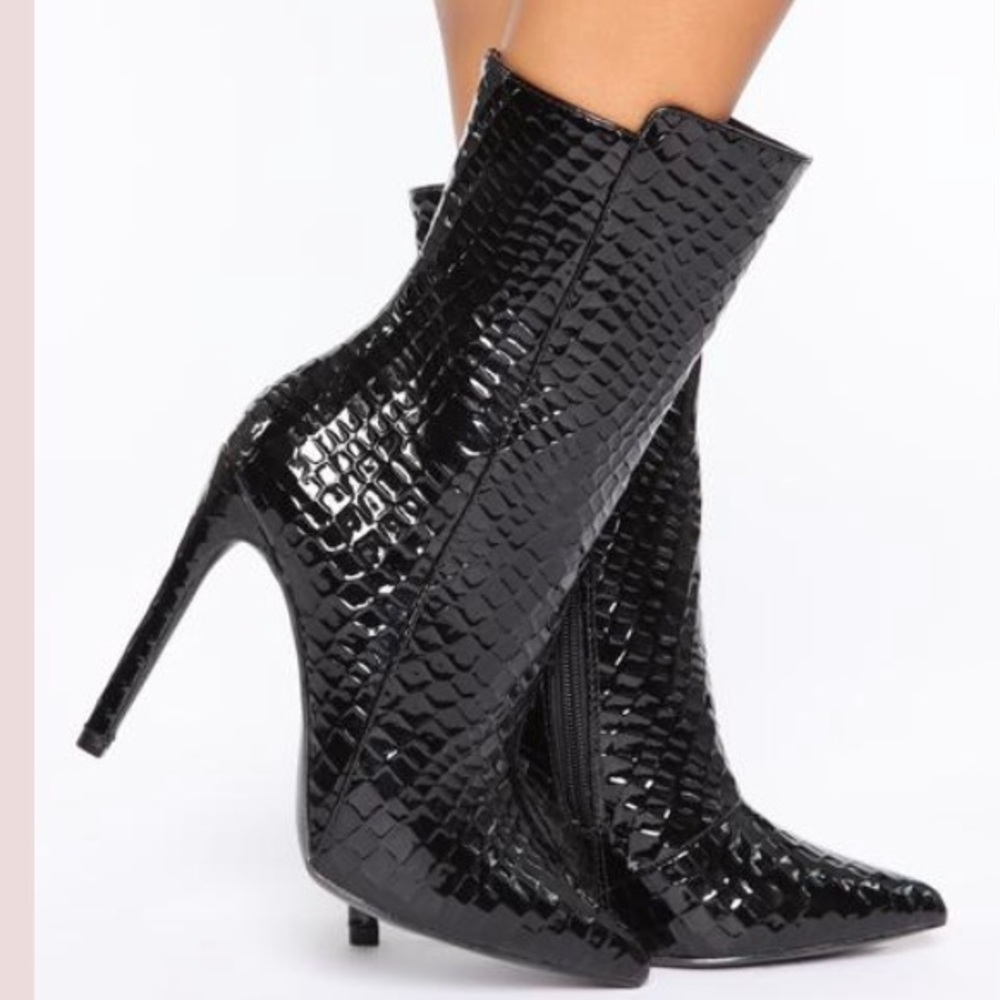 Black patent textured booties